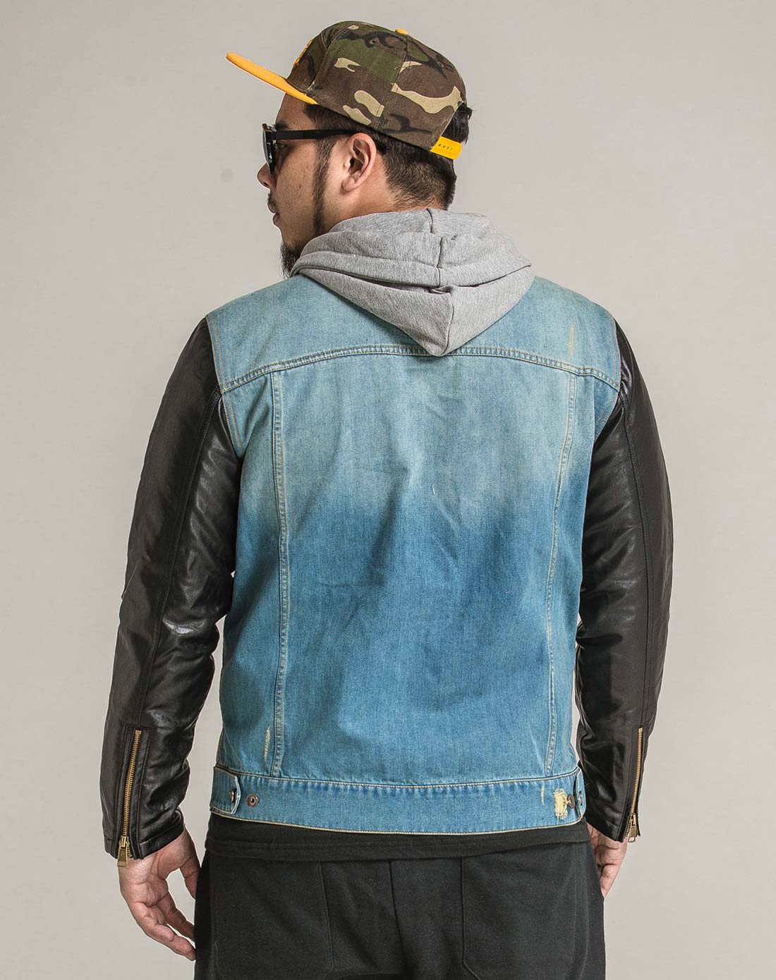 牛仔色可脱卸连帽拼皮夹克