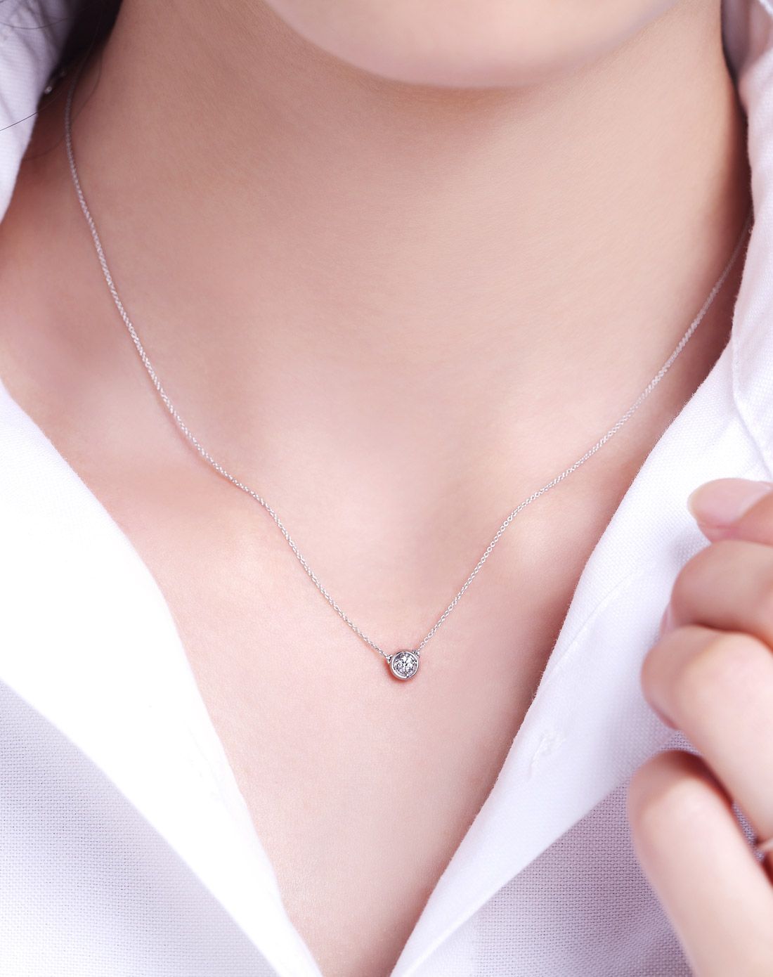 天使光环18k金钻石时尚锁骨吊坠