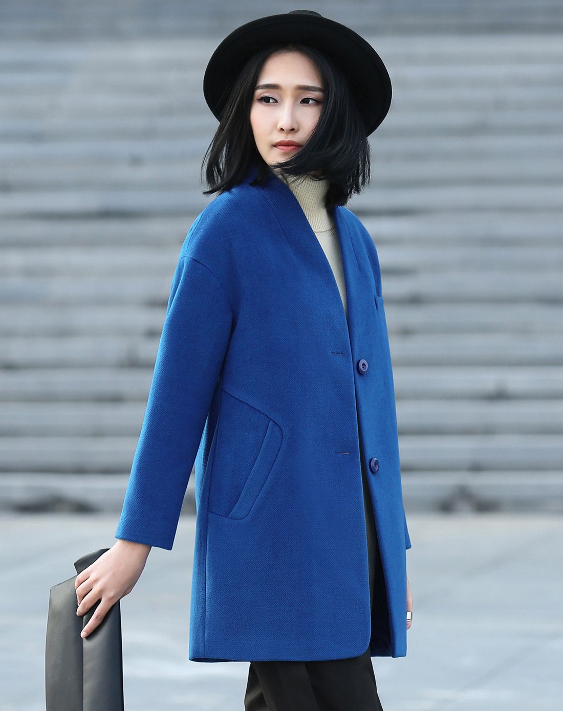 宝蓝色毛呢外套