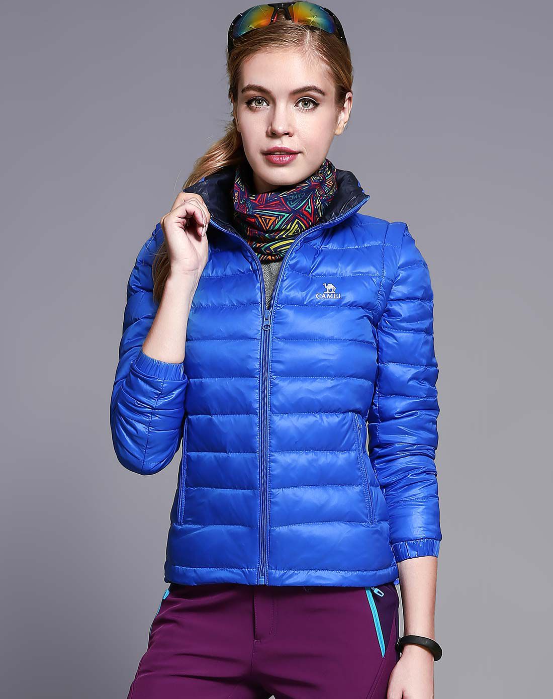 无帽立领可脱卸袖 女款彩蓝羽绒服