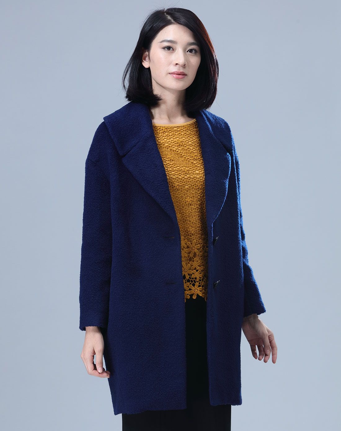 深藏蓝色气质高贵优雅长款长袖大衣