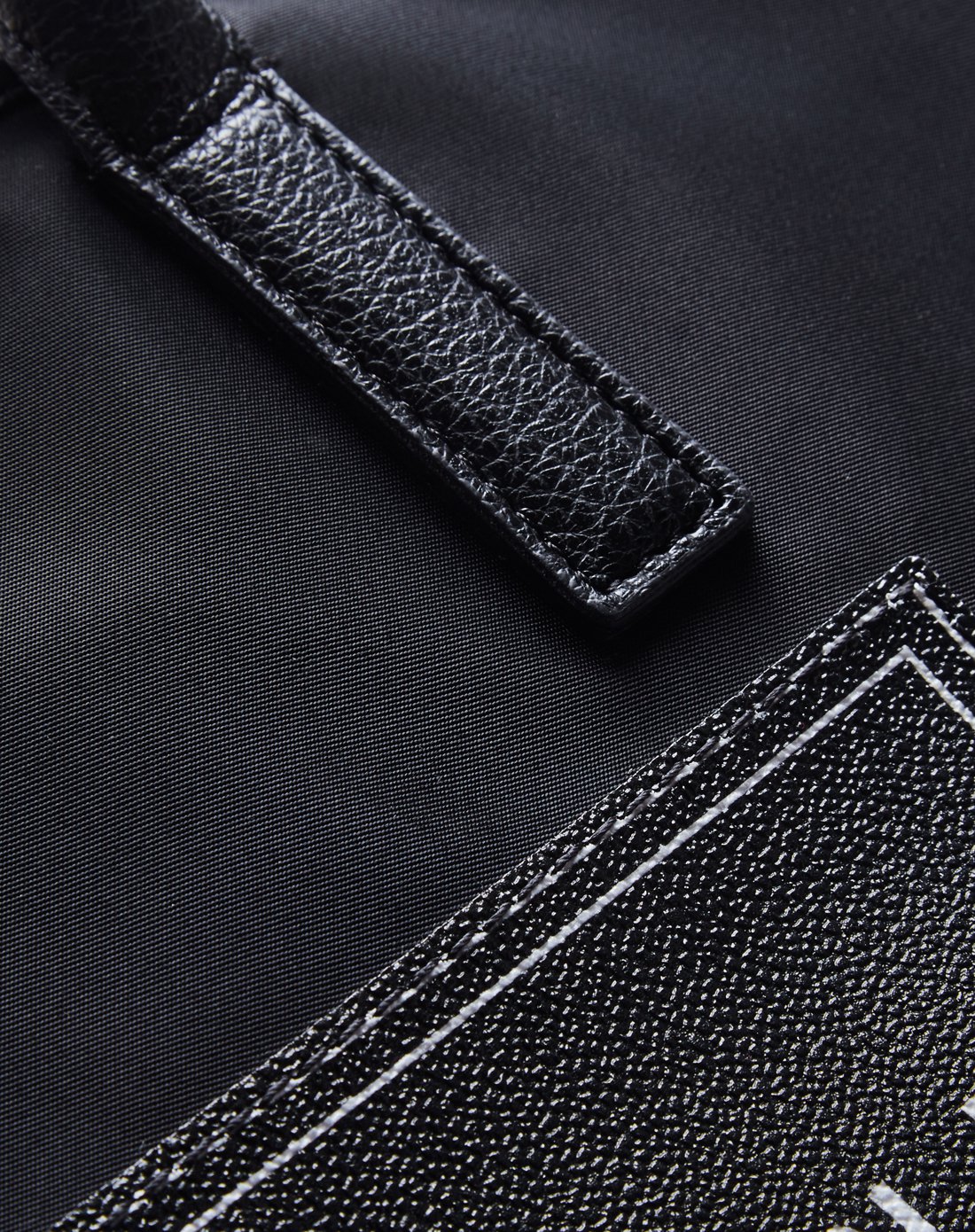 john richmond 女款字母印花拼接仿皮革手提包