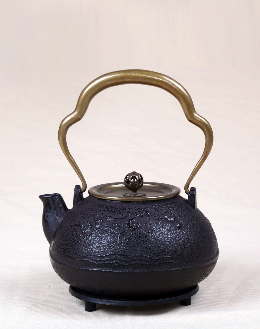 春江鹊梅砂模铁壶1400ml