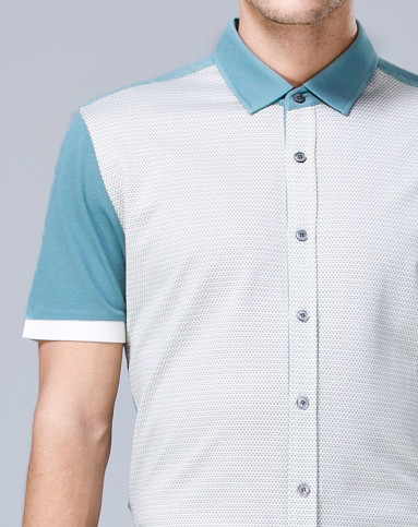 浅绿色色柔和经典短袖t恤