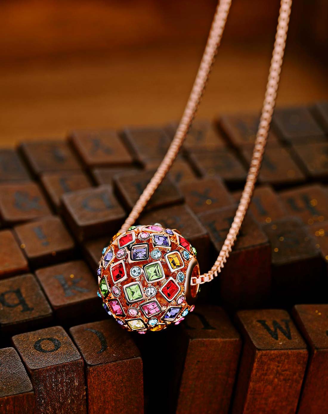 > 施华洛世奇元素水晶奢华彩珠项链