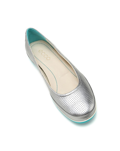 女款银色简约都市休闲单鞋