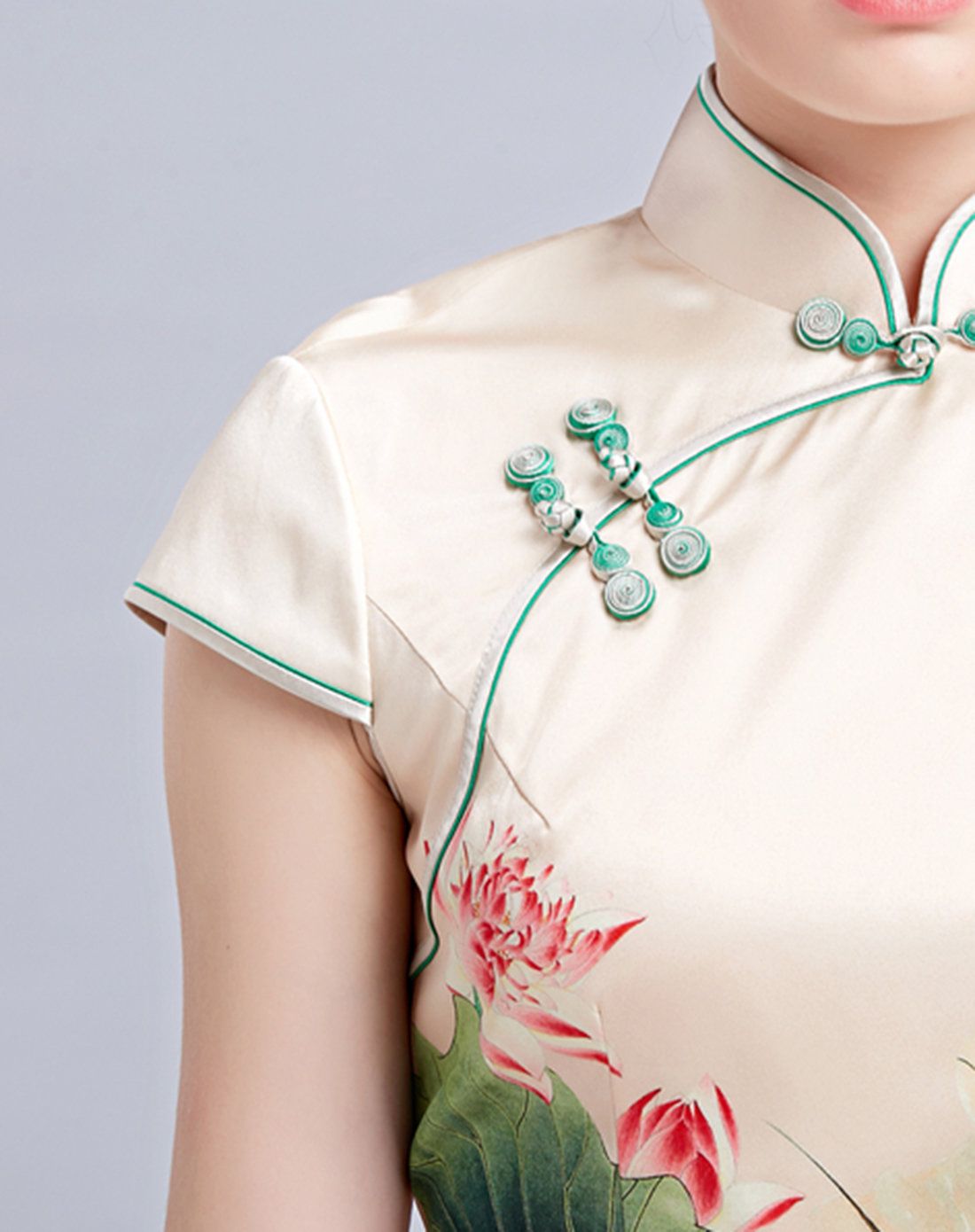 女款荷花印花真丝旗袍