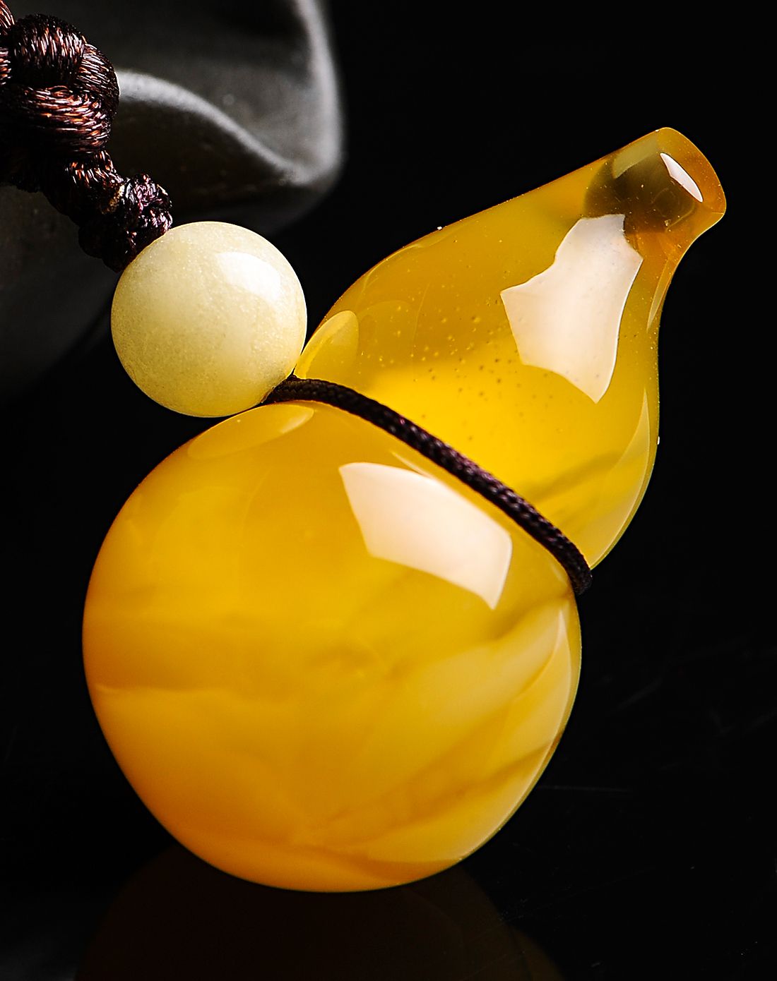 温莎 辟邪葫芦琥珀蜜蜡吊坠净重5.23g