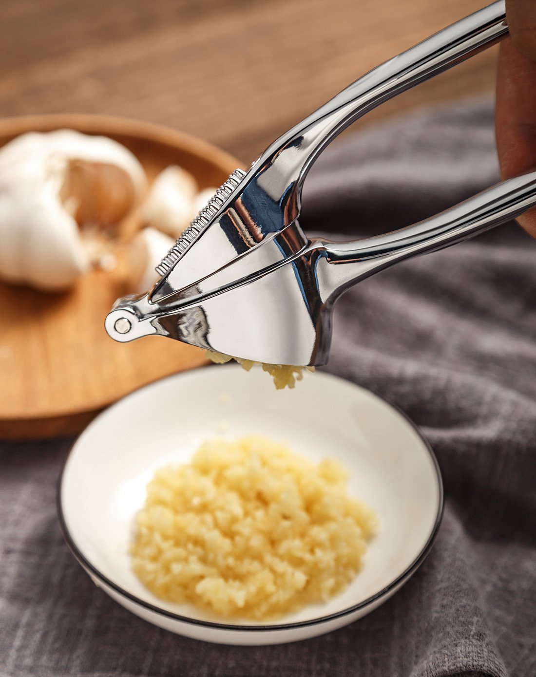 德式方便省力锌合金家用厨房小工具捣蒜压蒜泥器剥蒜器