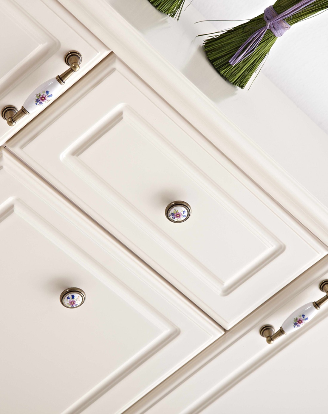 田园三门哑光烤漆鞋柜