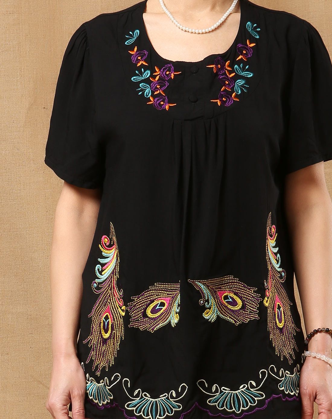 女款黑色民族风孔雀羽毛绣花短袖上衣
