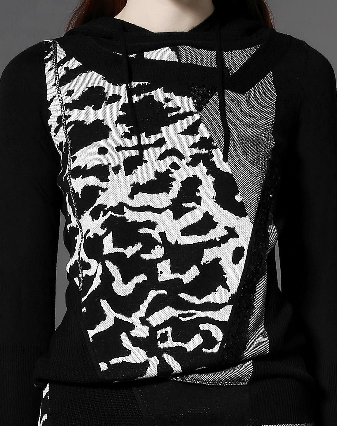 多工艺连帽毛衫