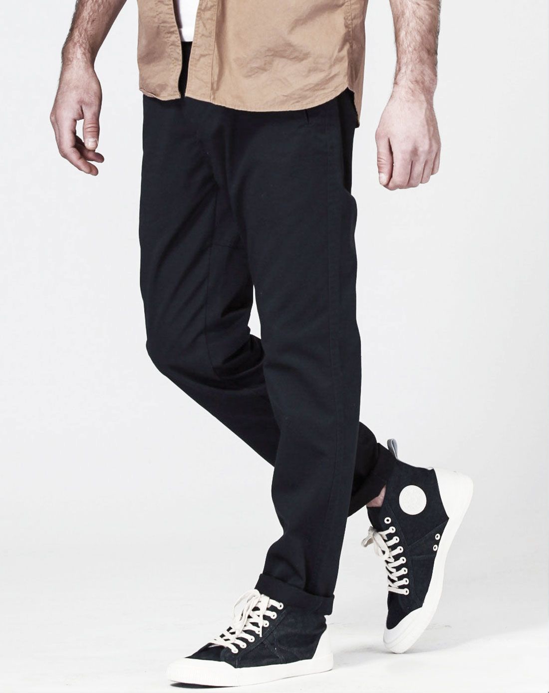 男黑色经典百搭卡其裤