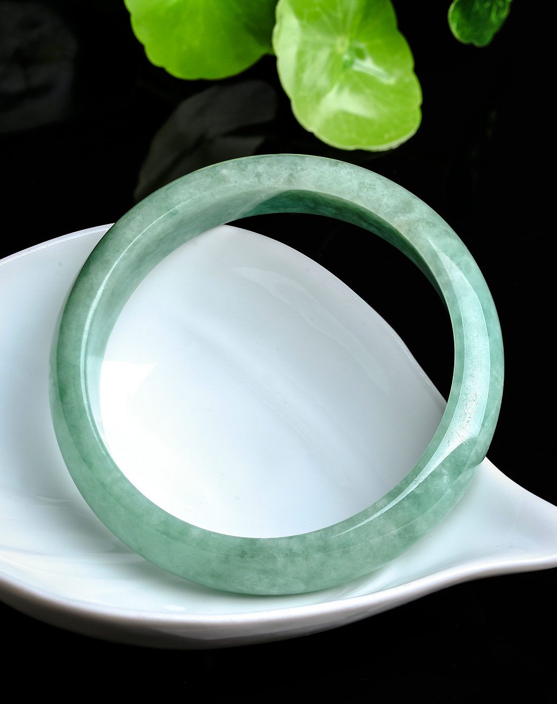 玛丽温莎 糯种豆色翡翠手镯(附证书)