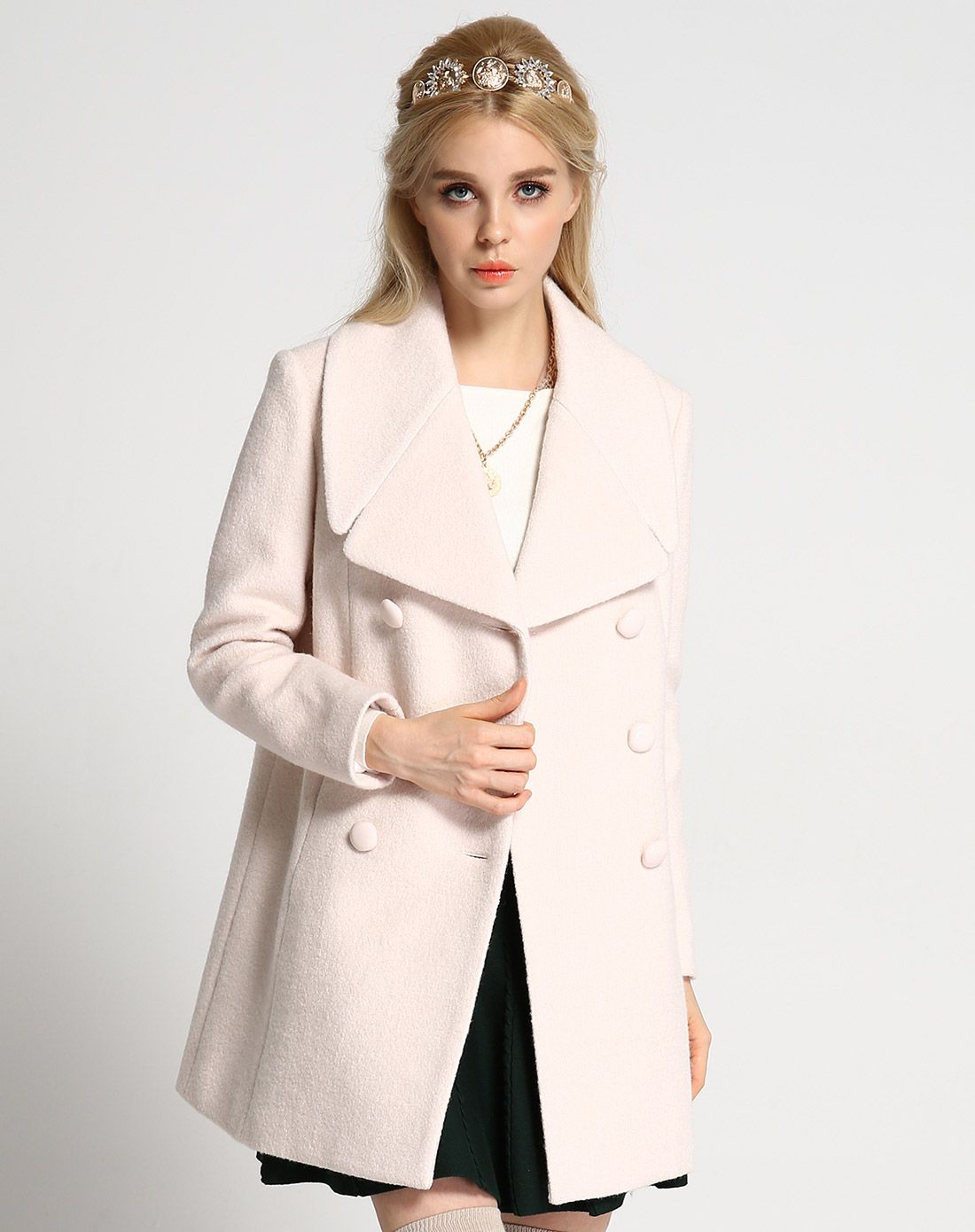 简约大翻领双排扣米杏色呢大衣