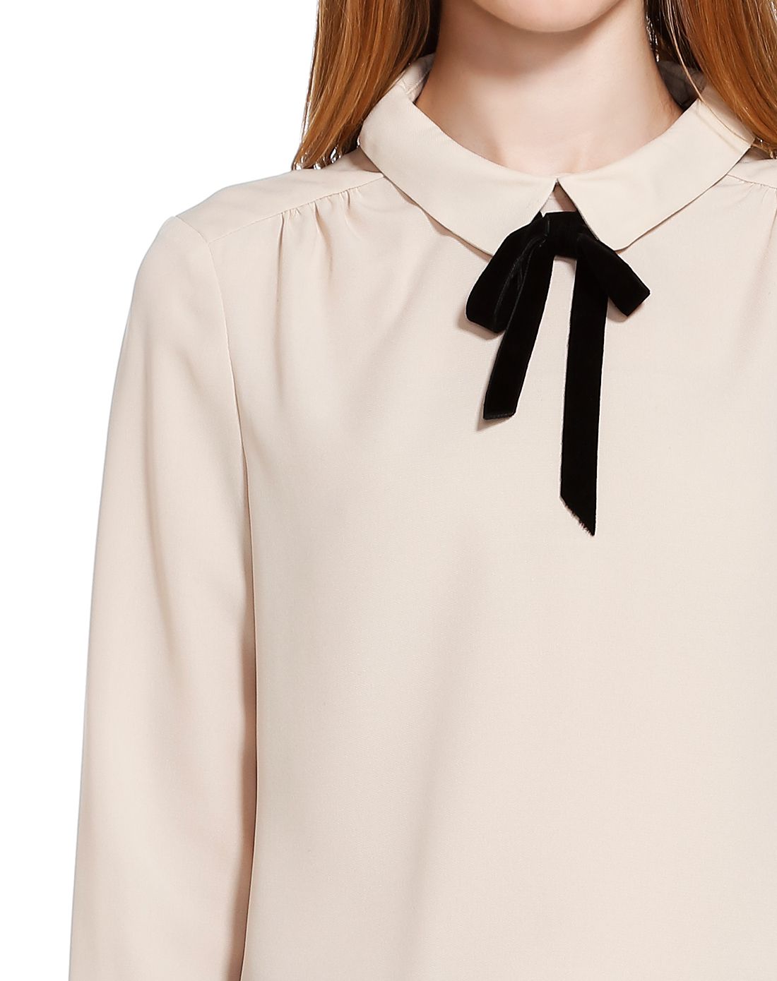 浅米色甜美简洁长袖衬衫