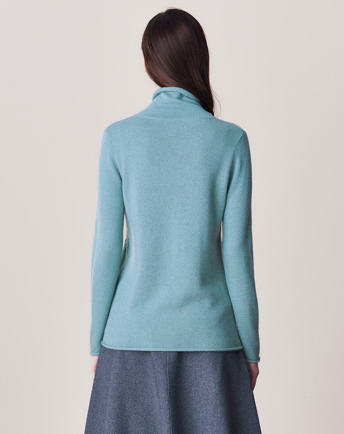 女士灰蓝色纯羊绒衫钉珠时尚女套衫毛衣