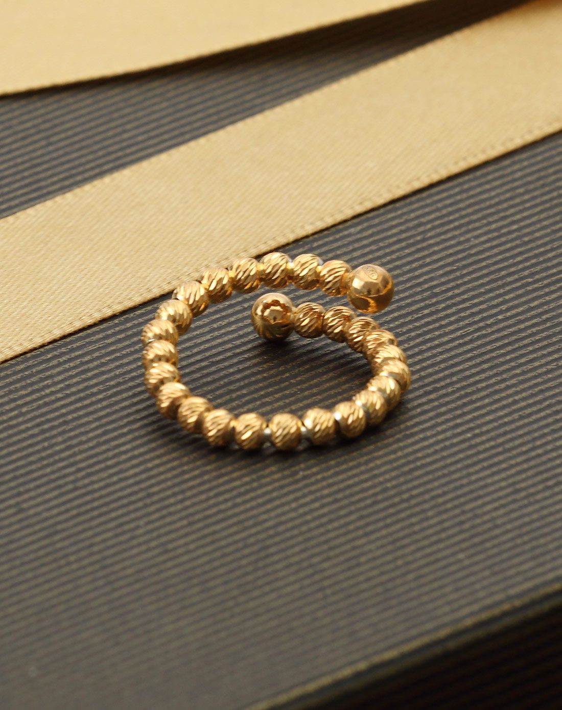 > 意大利盈品系列珠环925纯银戒指