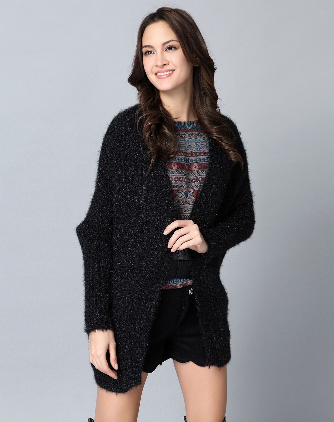 女款黑色针织衫