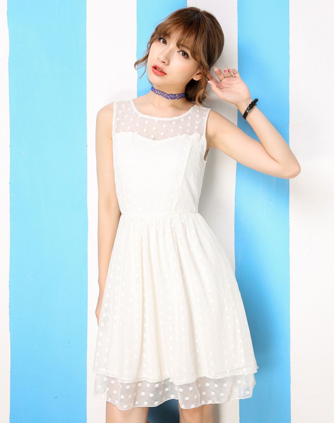 白色性感蕾丝透明连衣裙