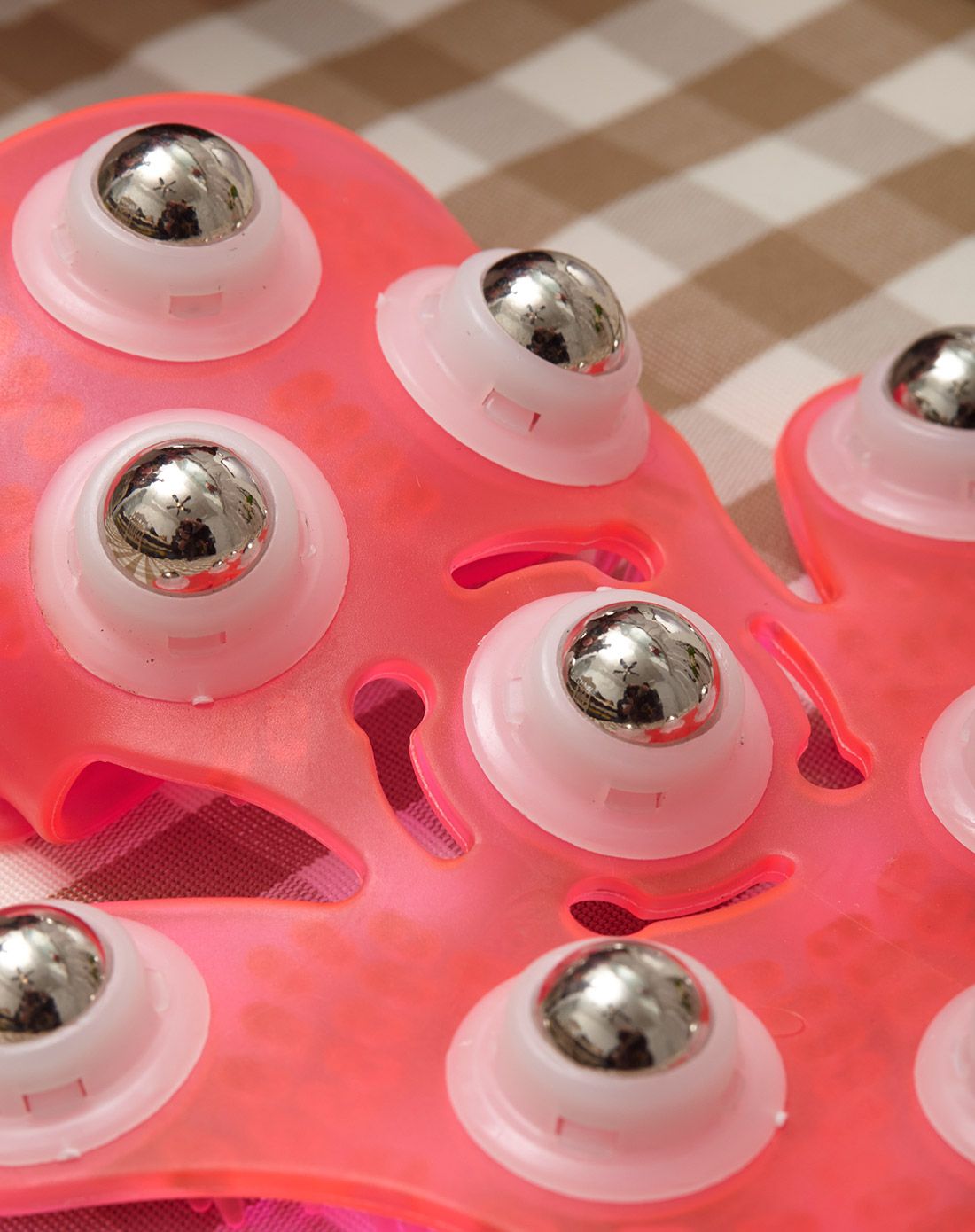 手掌型钢珠经络按摩器