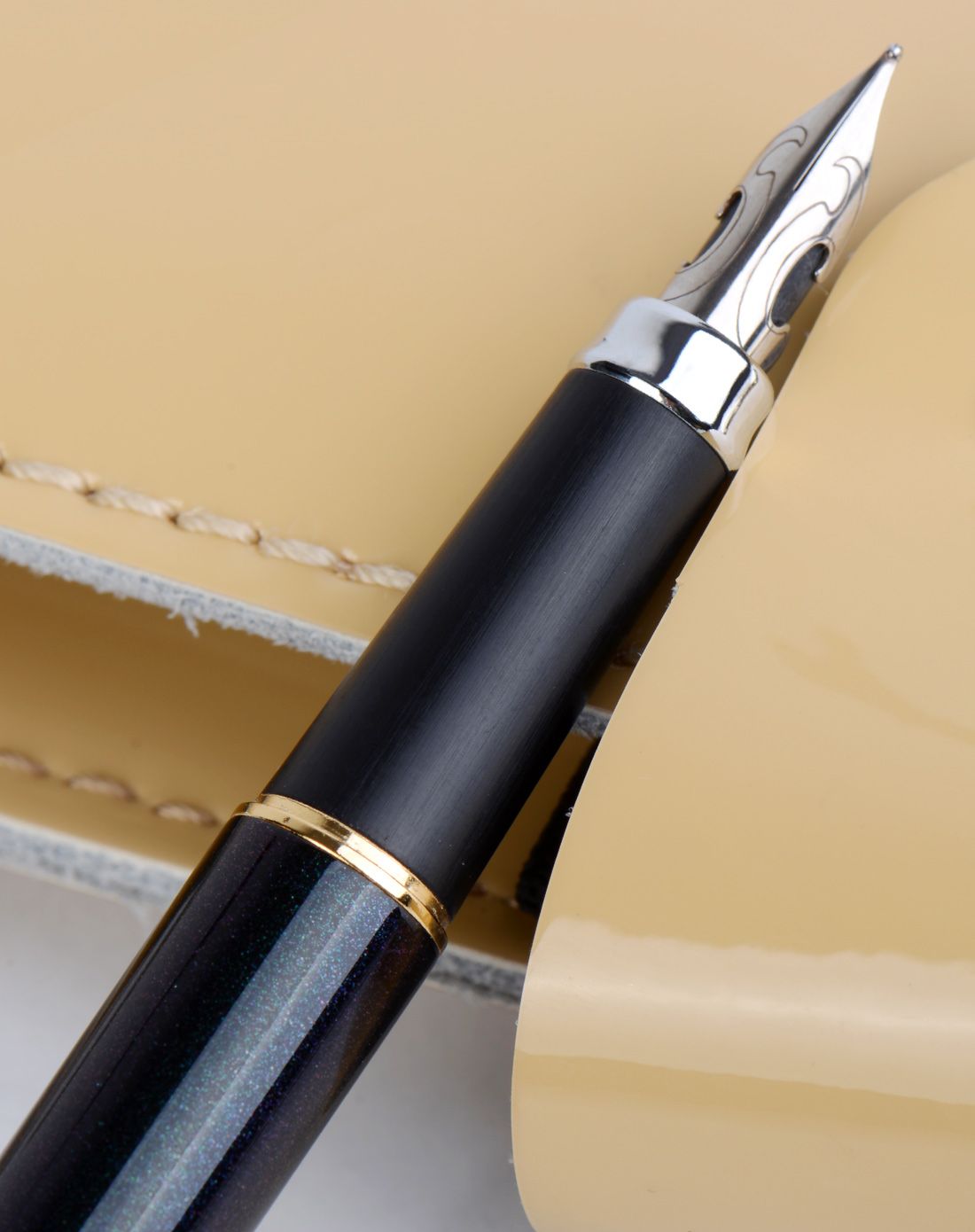 > uranus系列金色铱金笔大瓶墨水套装