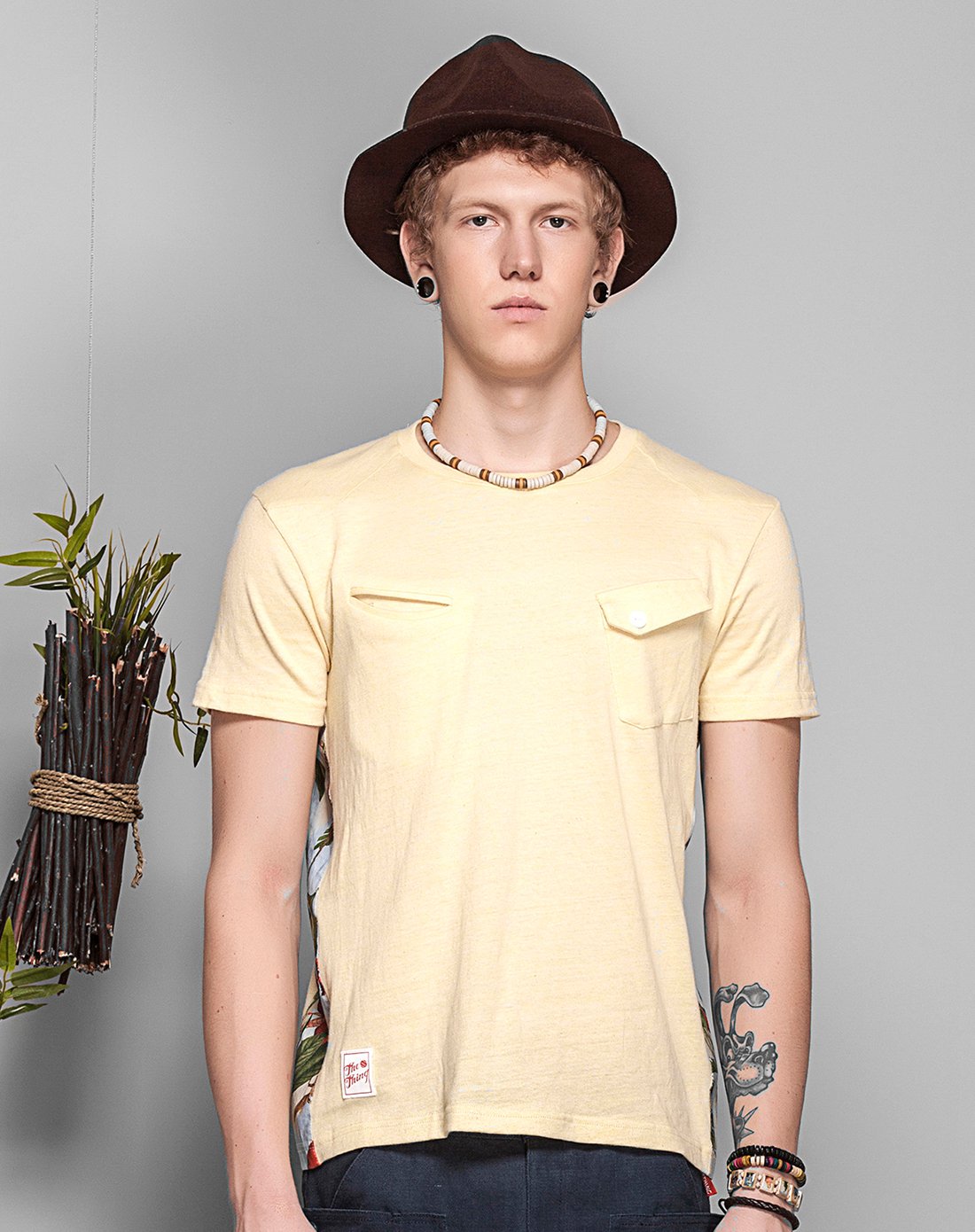 男性—印花拼接造型t恤黄色