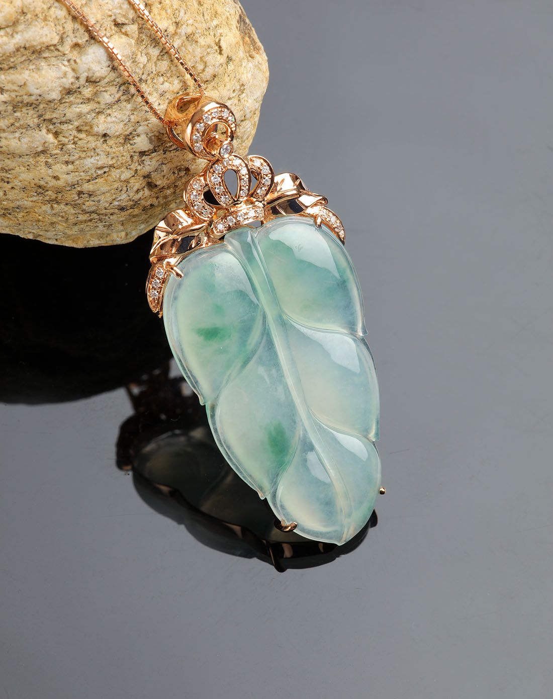 18k围钻镶冰种飘花金枝玉叶a货翡翠吊坠