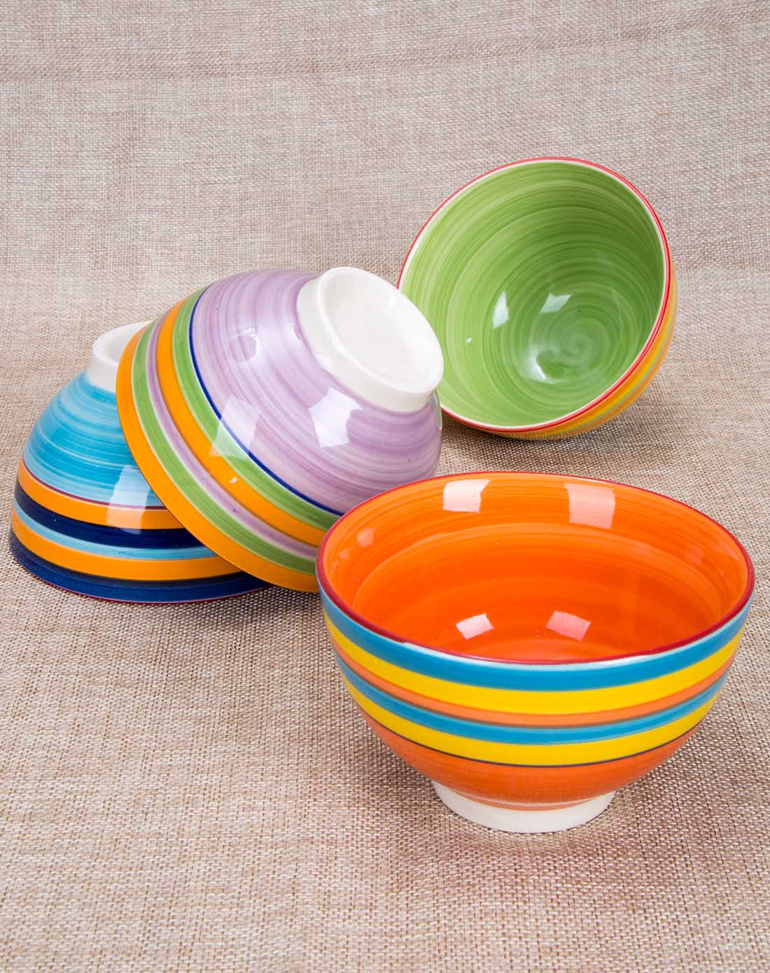 4个装鲜亮色彩条纹陶瓷套碗
