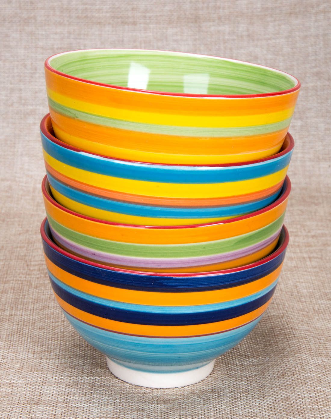 4个装鲜亮色彩条纹陶瓷套碗