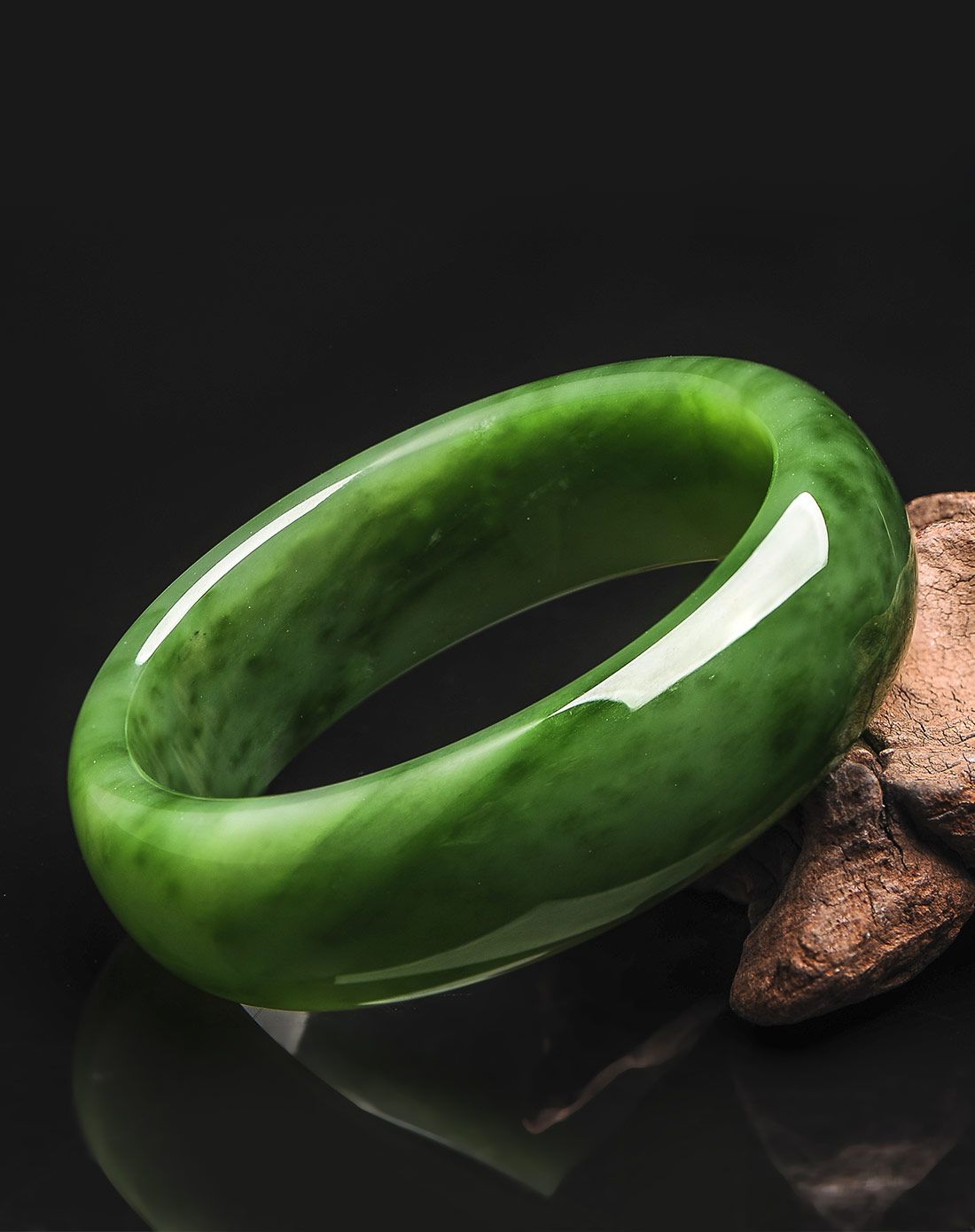 mary windsor 57mm和田玉菠菜绿碧玉手镯(附证书)