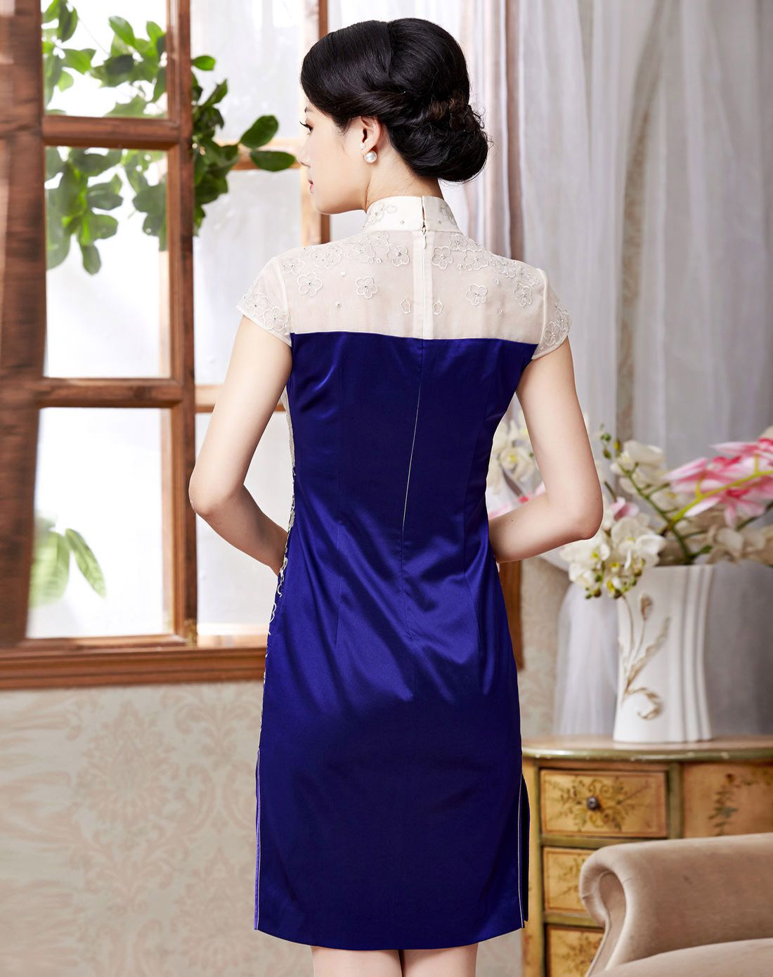女款紫蓝色真丝绣花旗袍