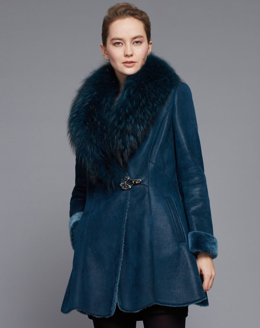 深红皮毛一体貉子毛领外套