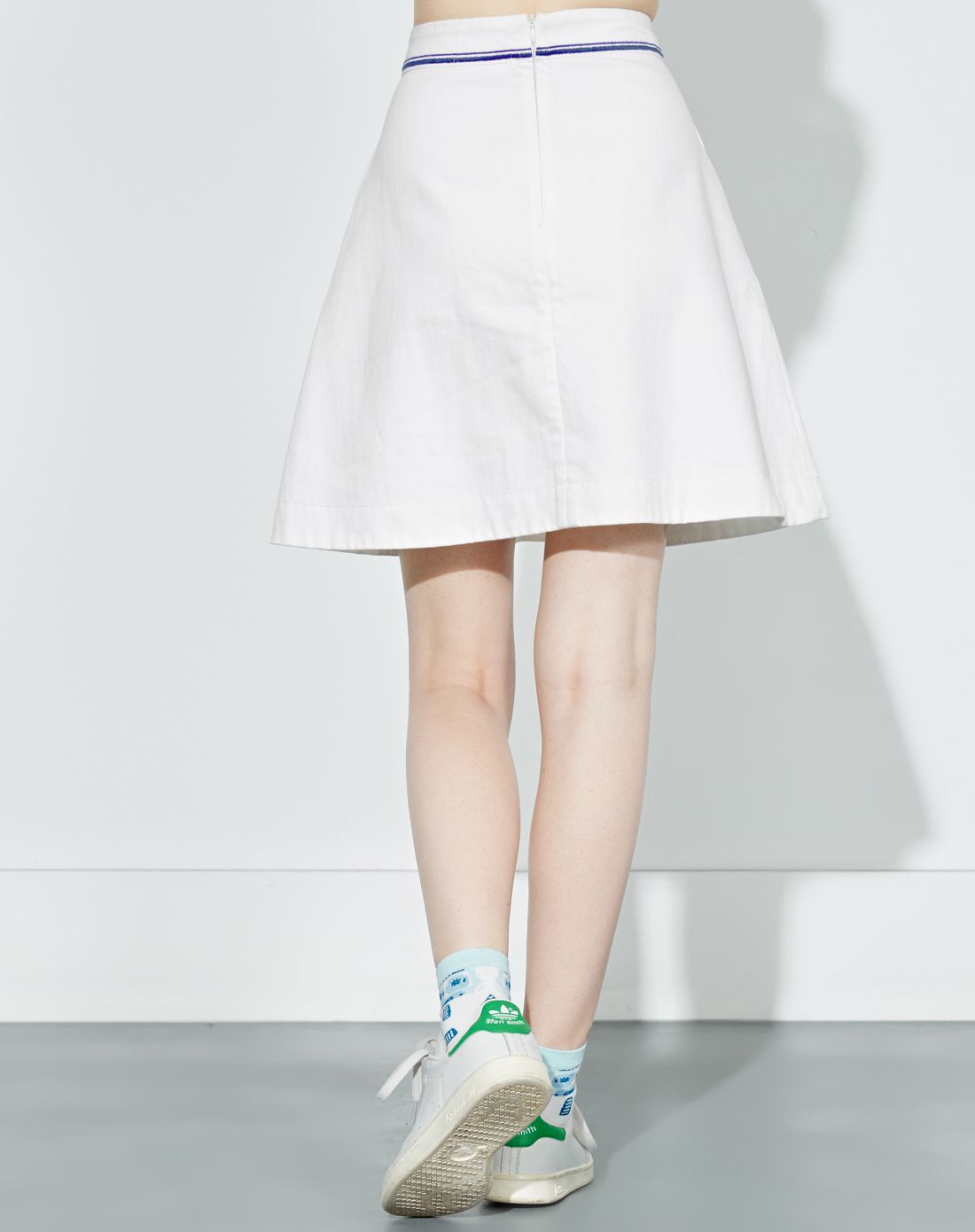 白色a型半身裙
