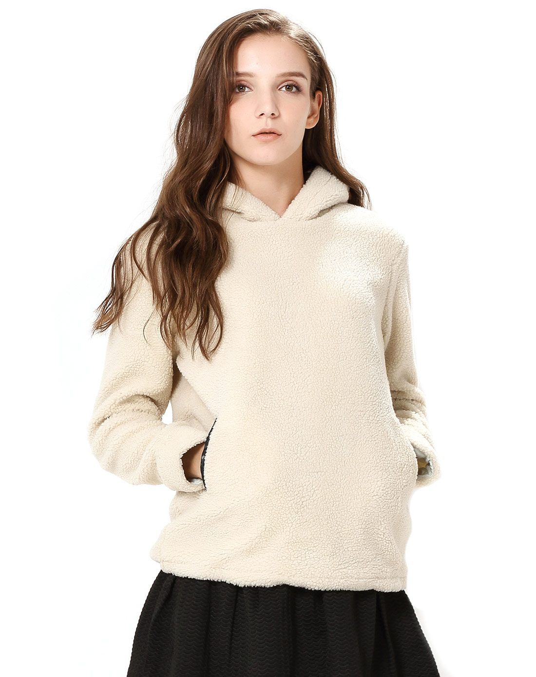 女款浅米色简约百搭长袖上衣