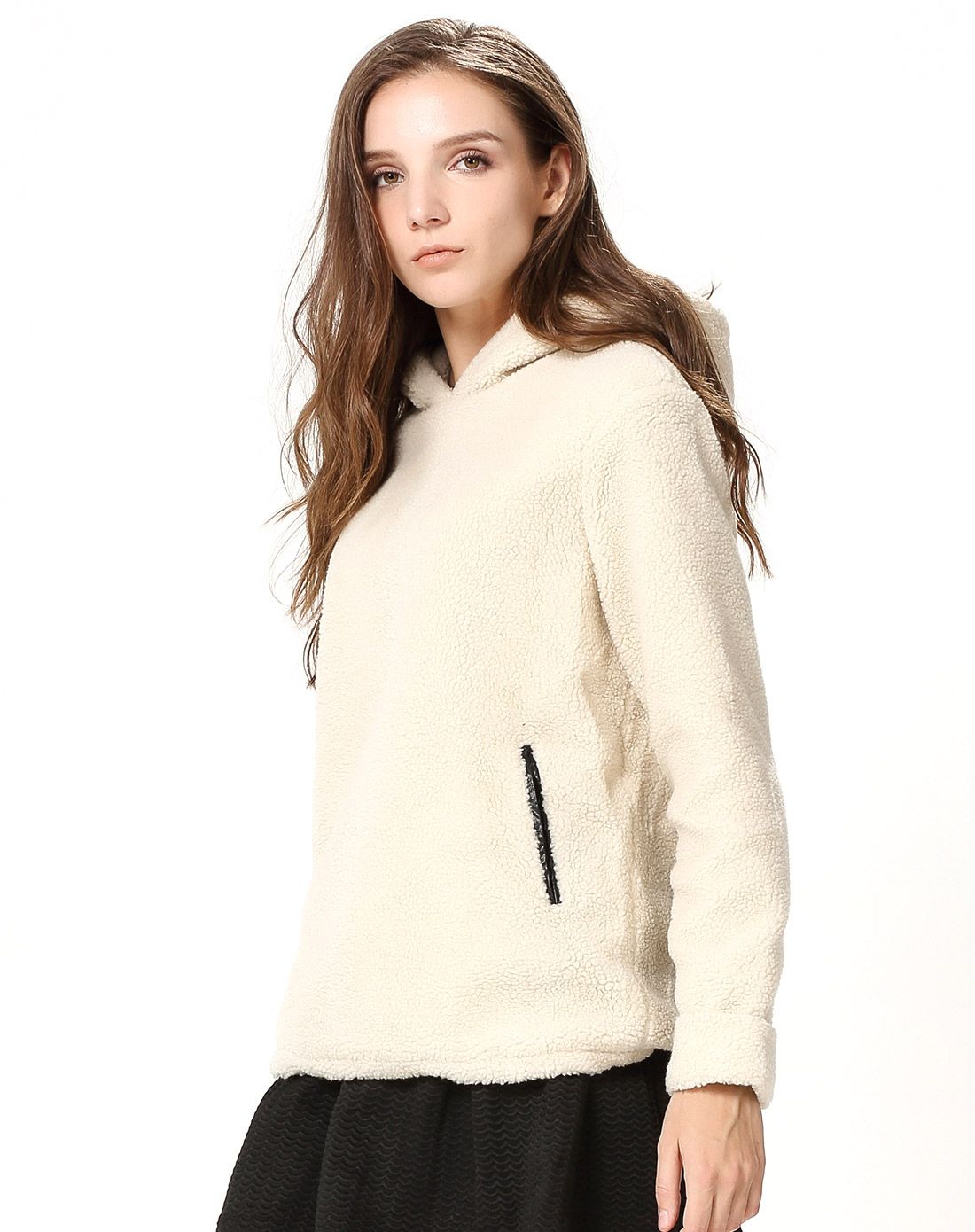 女款浅米色简约百搭长袖上衣