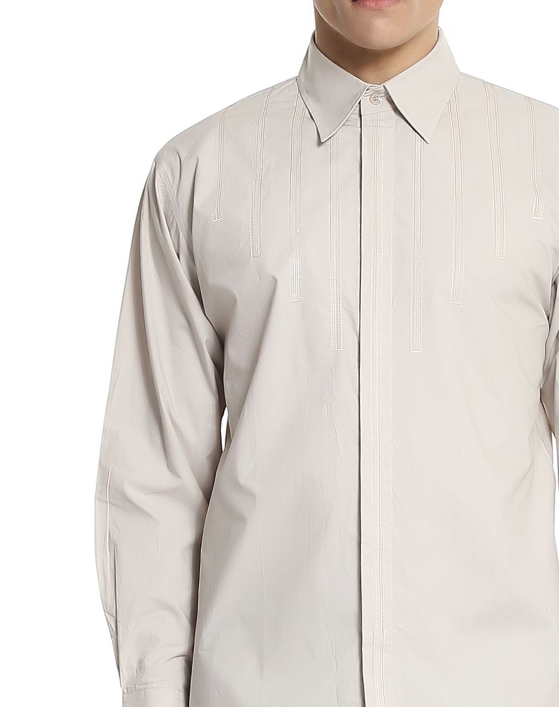 浅米色经典简约款全棉衬衫