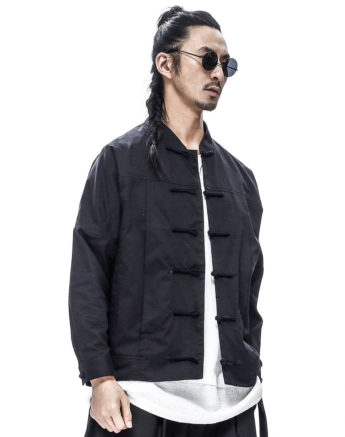 男性玄黑色民族服装