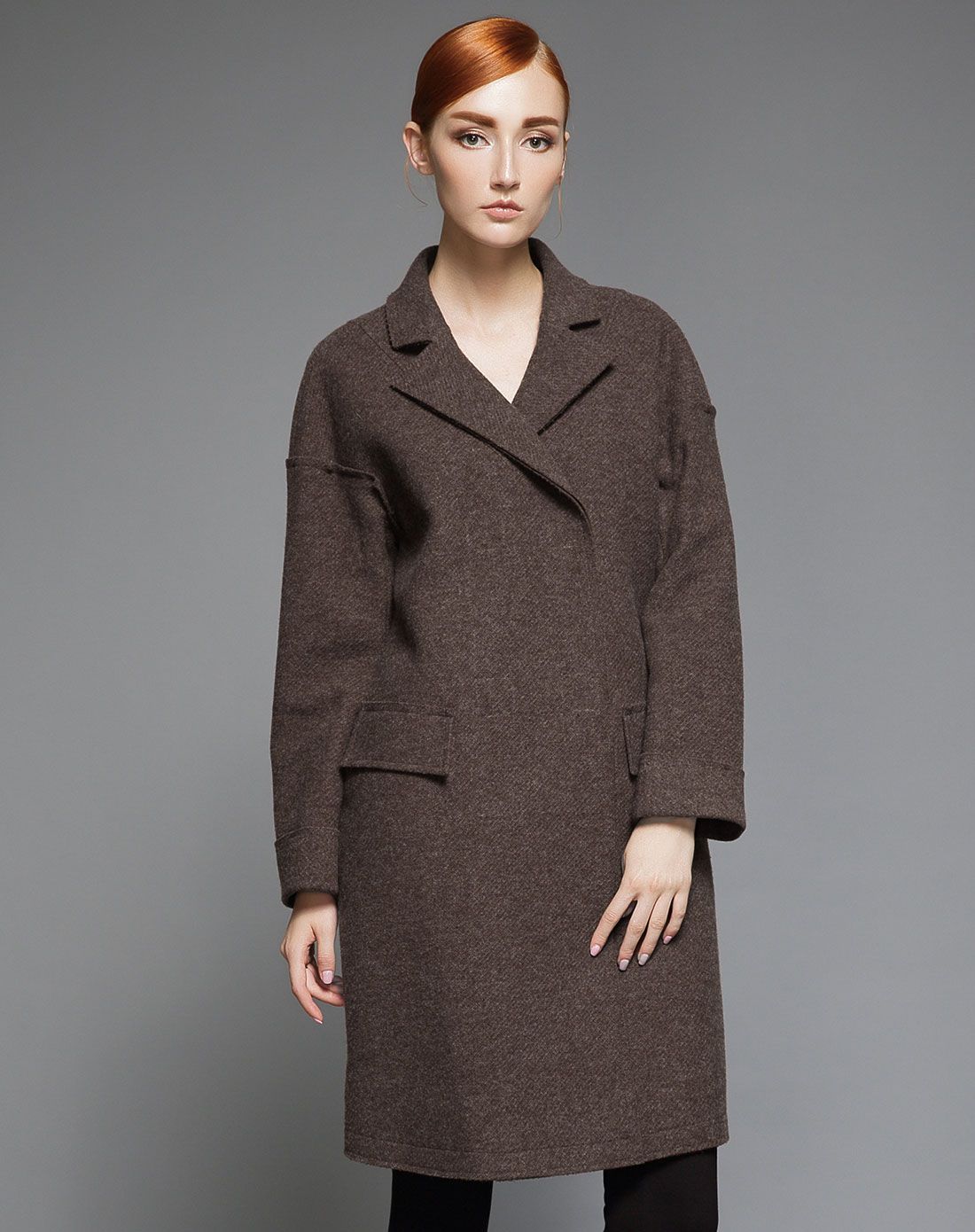 咖啡色斜纹毛呢肌理毛边帅气长大衣