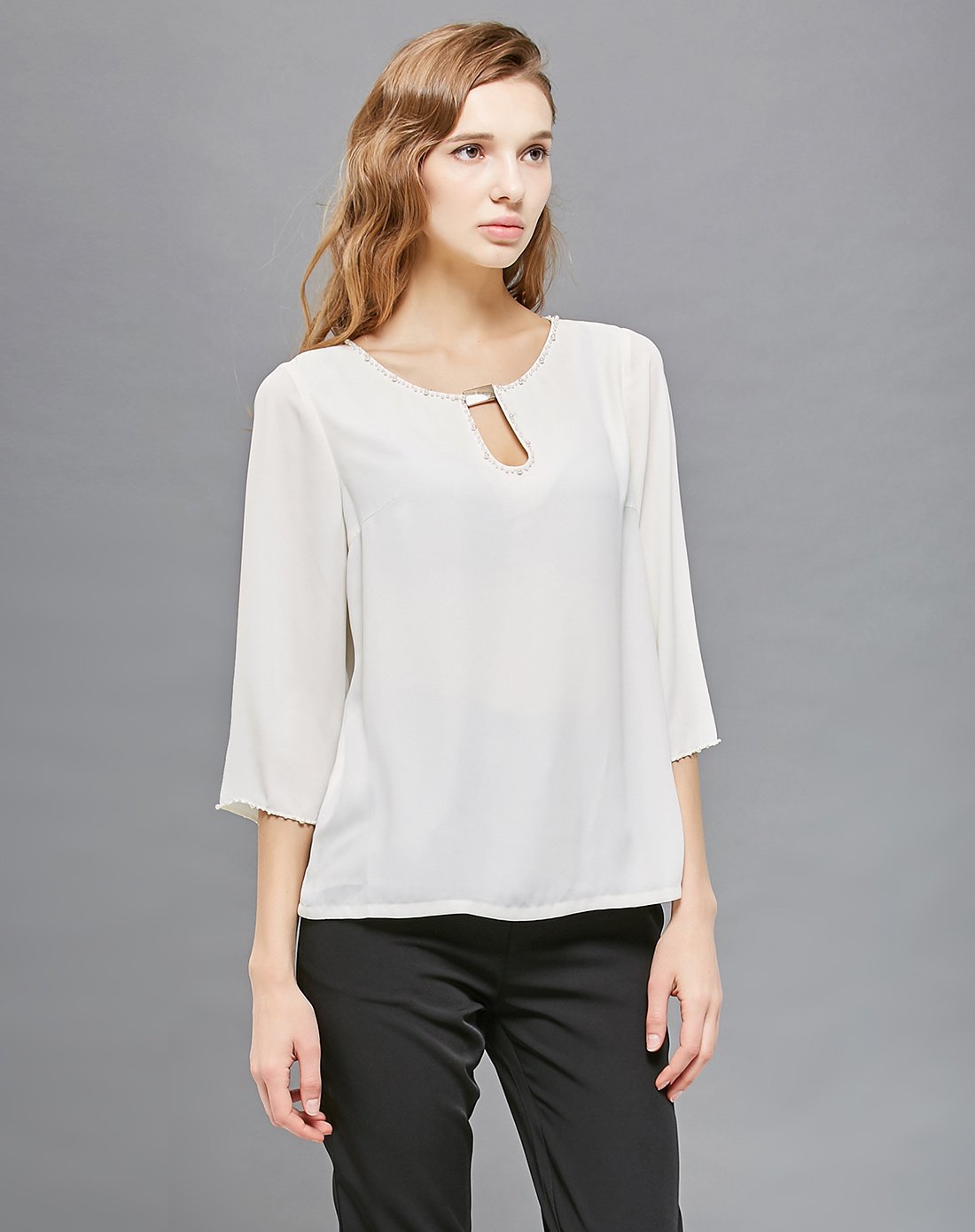 圆领水滴造型金属扣7分袖舒适雪纺上衣
