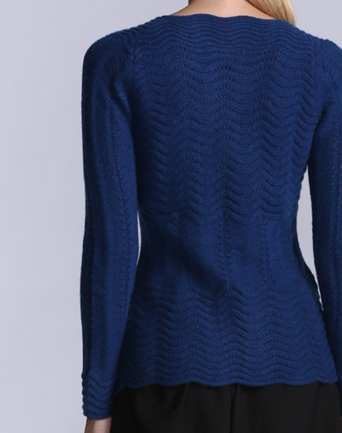 女士蓝色知性醇美船领加厚女套衫