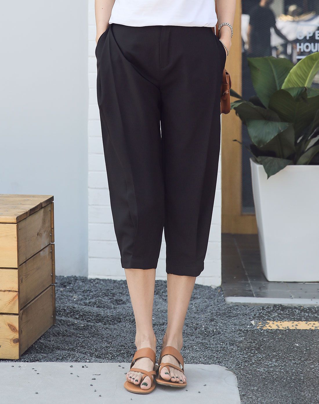 黑色 女款时尚休闲宽松八分裤