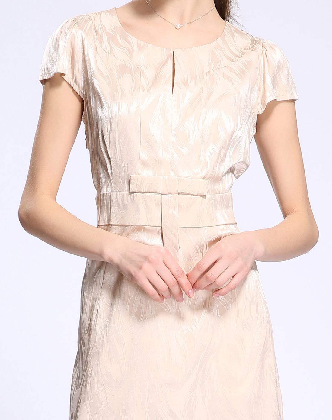 真丝纯色连衣裙