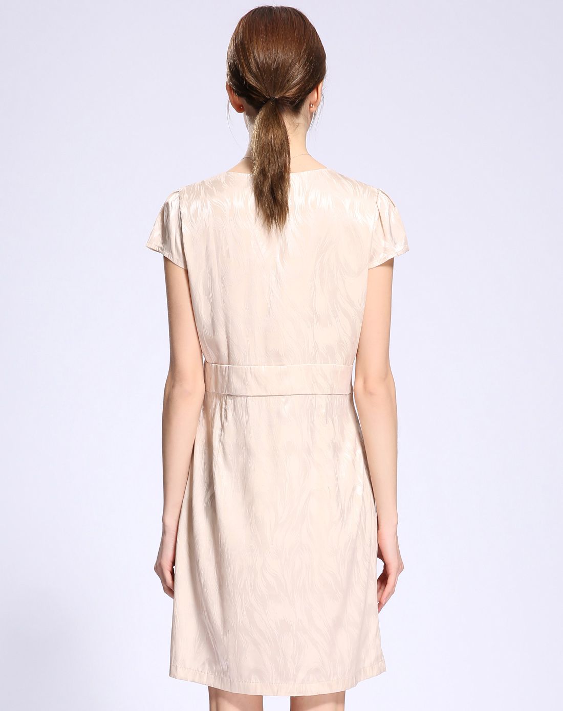 真丝纯色连衣裙