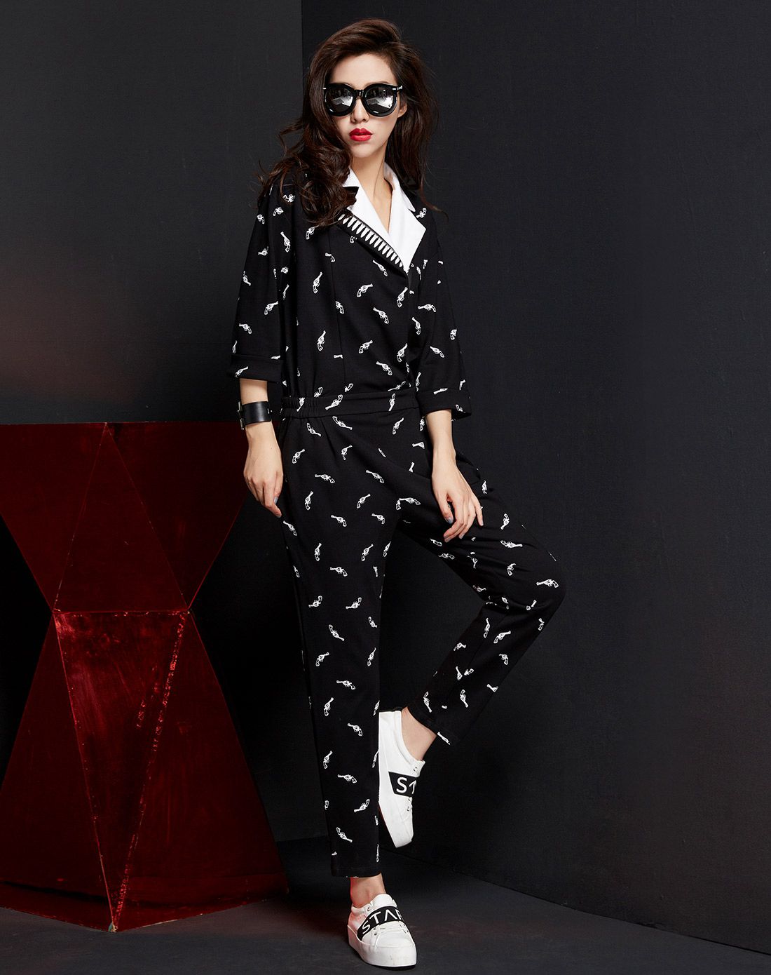 黑色图案女士欧美时尚长袖连体裤