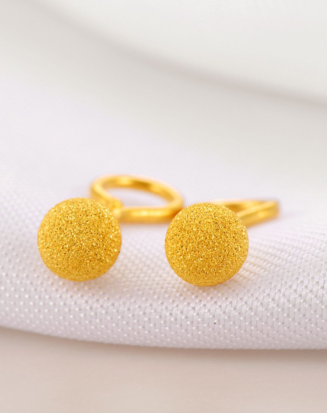 足金订沙泡钉金豆豆黄金耳钉(计价)约1.15g