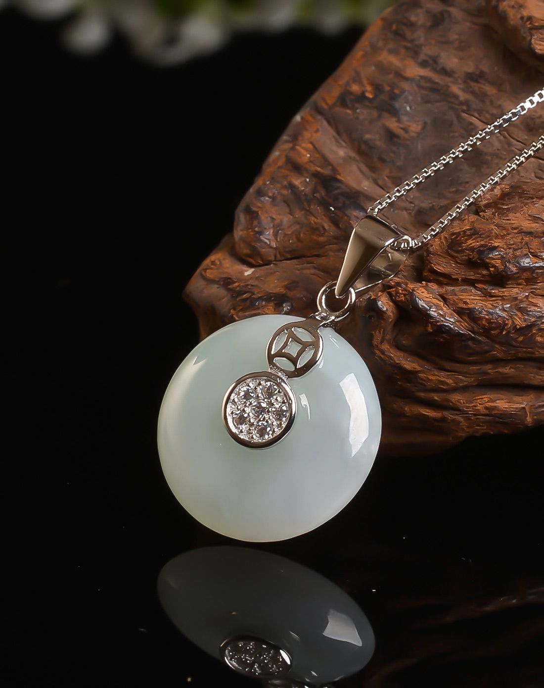 银镶天然翡翠浅绿平安扣吊坠