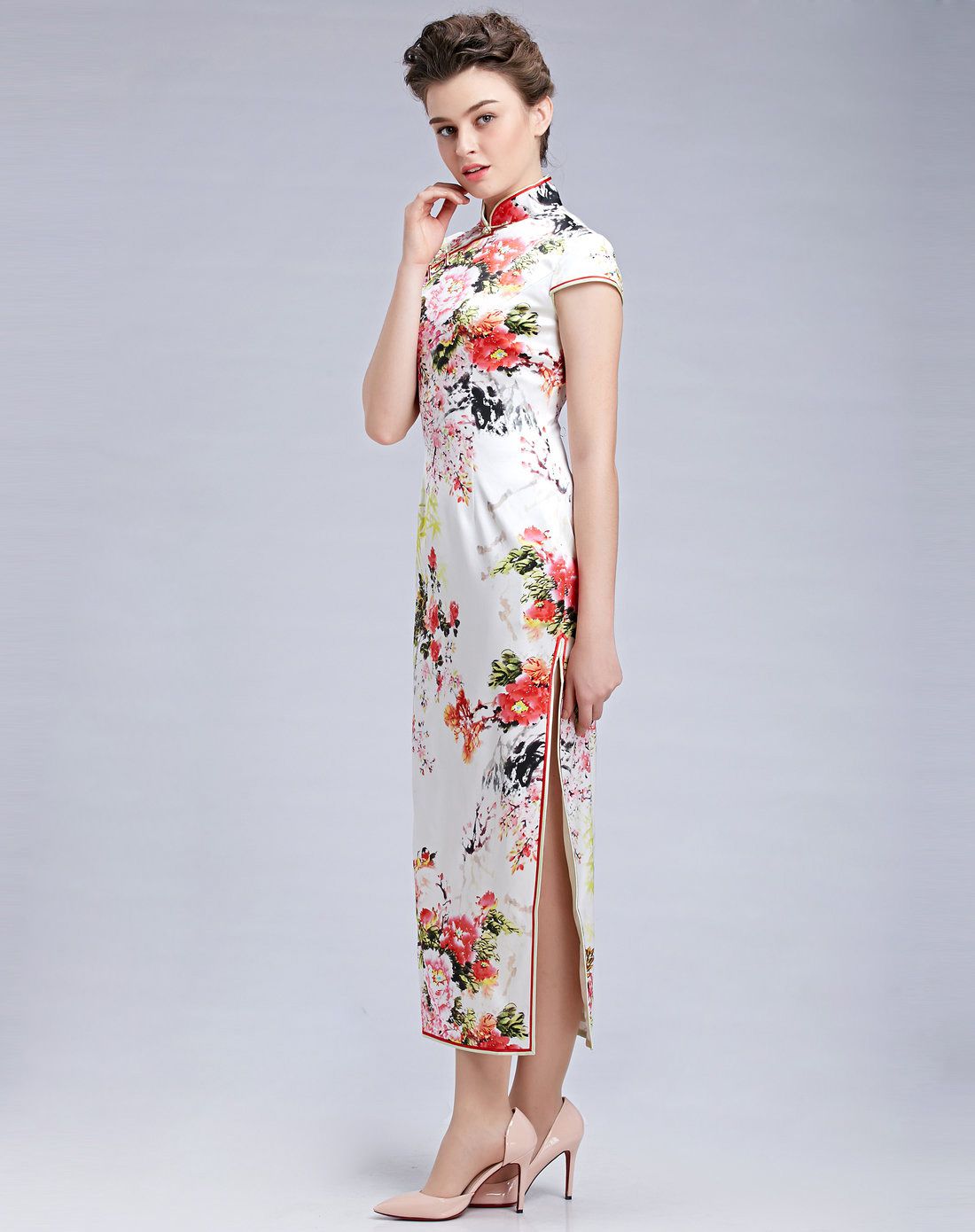 女款白底印花长款真丝旗袍