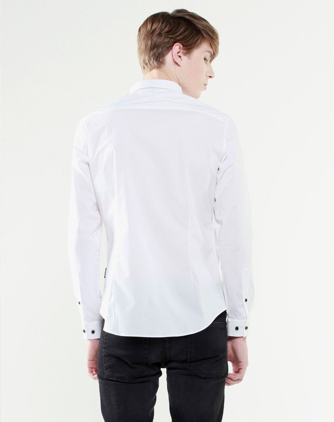 素白色修身带扣小方领商务衬衫