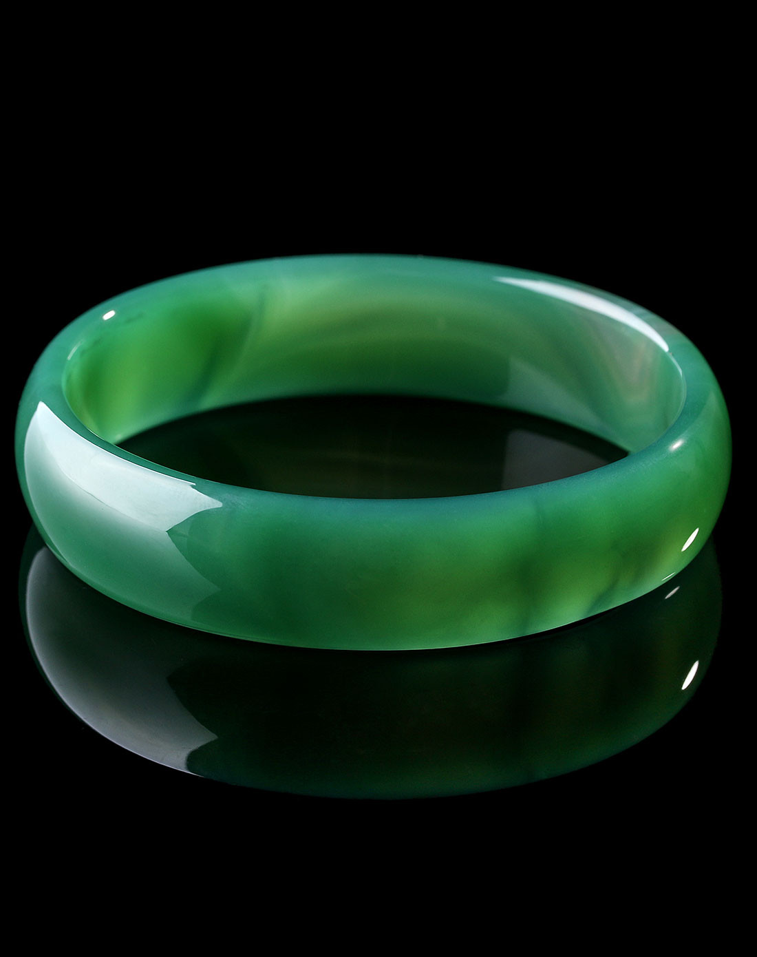 一生一石 薄壁天然绿玛瑙手镯附证书